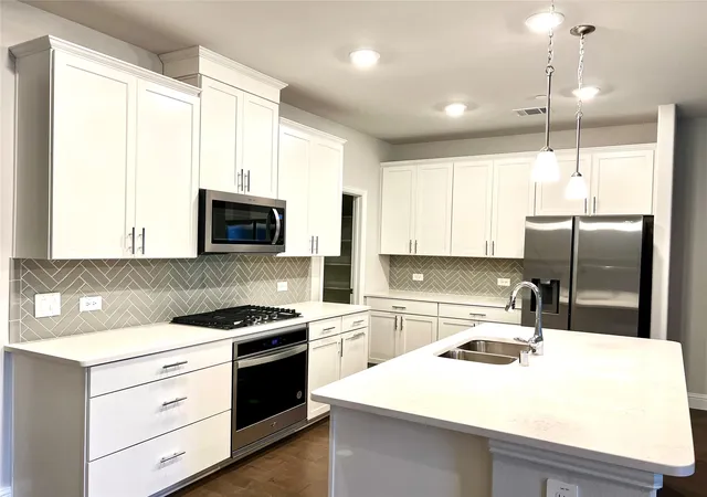 Photo 4 of Townhouse for sale at 3541 Declan Dr, Plano, TX 75074 | MLS# 21384779 | Listing updated on 2026-09-13