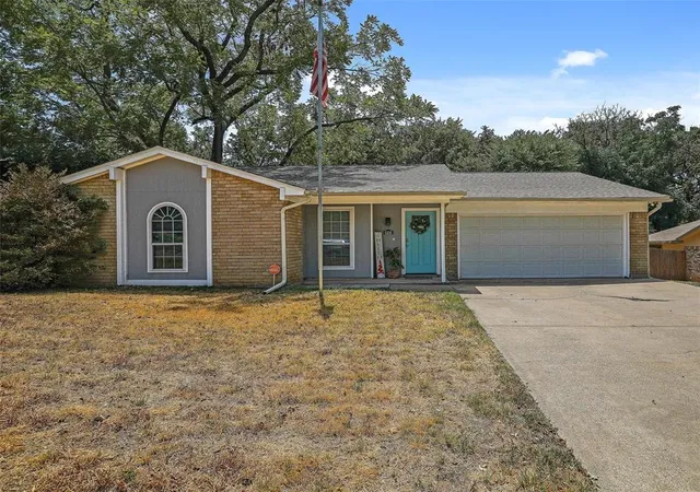 Photo 1 of Single family home for sale at 6306 Orchard Hl Dr, Arlington, TX 76016 | MLS# 21384978 | Listing updated on 2026-09-12