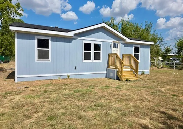 Photo 1 of Manufactured home for sale at 121 Dandy Ml Rd, Ferris, TX 75125 | MLS# 21384712 | Listing updated on 2026-09-28