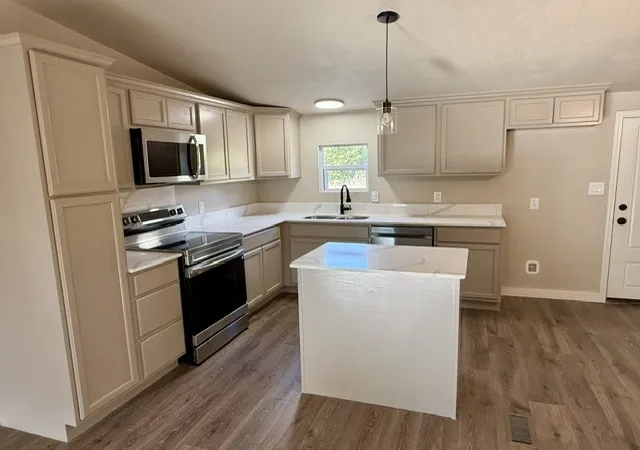 Photo 3 of Manufactured home for sale at 121 Dandy Ml Rd, Ferris, TX 75125 | MLS# 21384712 | Listing updated on 2026-09-28