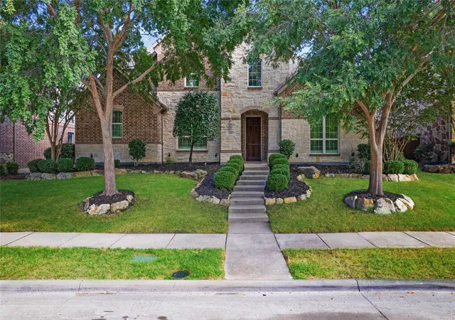 Photo 1 of Single family home for sale at 860 Bear Xing Dr, Allen, TX 75013 | MLS# 21382539 | Listing updated on 2026-10-02