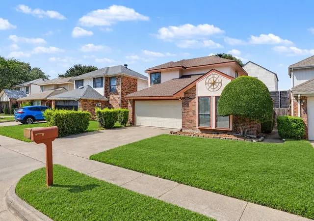 Photo 3 of Single family home for sale at 569 Briarcliff Dr, Garland, TX 75043 | MLS# 21374691 | Listing updated on 2026-09-12