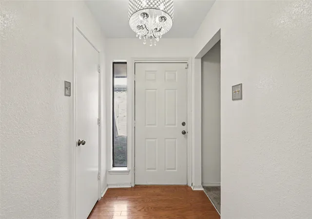 Photo 4 of Single family home for sale at 569 Briarcliff Dr, Garland, TX 75043 | MLS# 21374691 | Listing updated on 2026-09-12