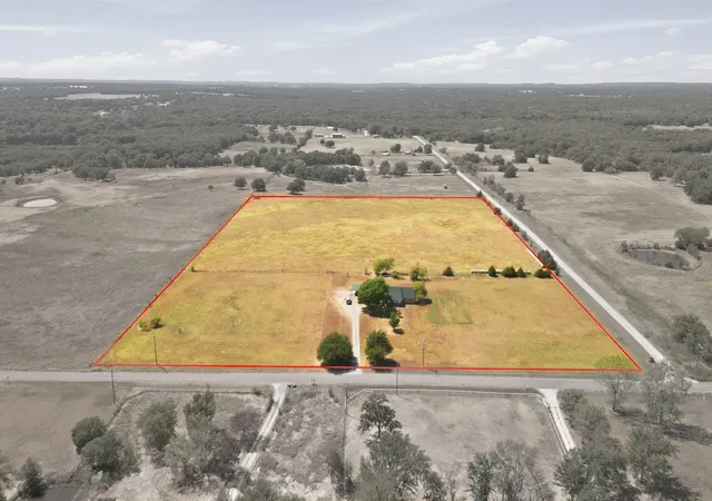 Photo 1 of Single family home for sale at 6411 W Line Rd, Gainesville, TX 76240 | MLS# 21381674 | Listing updated on 2026-10-06