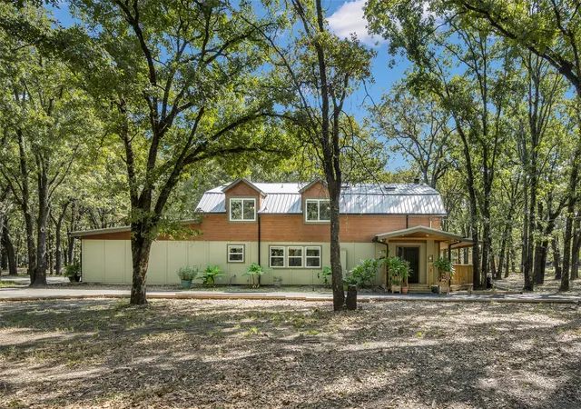 Photo 2 of Single family home for sale at 19865 Leisureland Rd, Mabank, TX 75156 | MLS# 21382421 | Listing updated on 2026-09-12