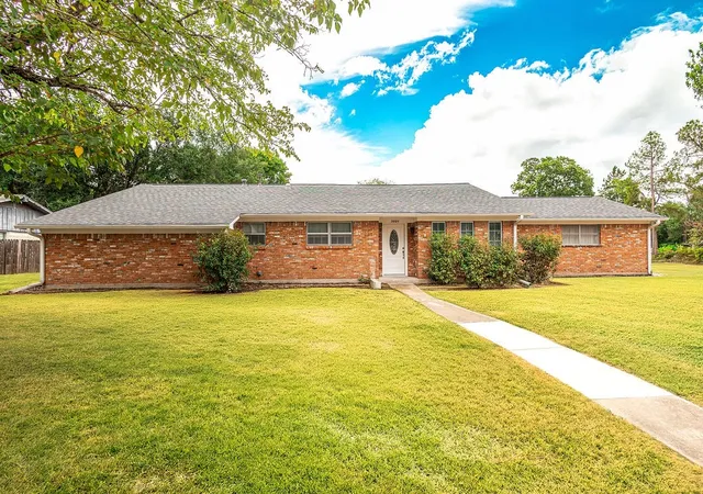 Single family home for sale at 3005 Choctaw Rd, Commerce, TX 75428 | MLS# 21383032