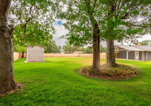 Photo 4 of Single family home for sale at 3005 Choctaw Rd, Commerce, TX 75428 | MLS# 21383032 | Listing updated on 2026-09-14