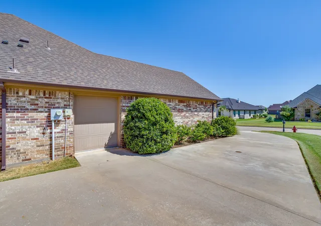 Photo 3 of Single family home for sale at 6342 Weatherby Rd, Granbury, TX 76049 | MLS# 21377059 | Listing updated on 2026-09-15