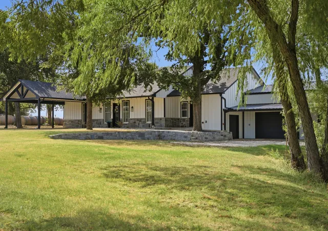 Photo 2 of Single family home for sale at 5480 New Hope Rd, Aubrey, TX 76227 | MLS# 21384668 | Listing updated on 2026-09-12