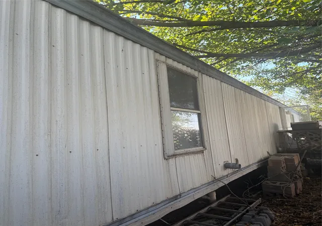 Photo 4 of Manufactured home for sale at 1026 Yucca St, Burkburnett, TX 76354 | MLS# 21384972 | Listing updated on 2026-10-02