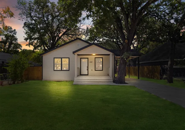 Photo 2 of Sale Pending at 1367 Friendship Dr, Dallas, TX 75217 | MLS# 21280590 | Listing updated on 2026-09-22