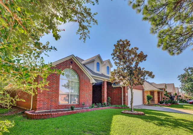 Photo 3 of Single family home for sale at 1506 Park Grv Dr, Irving, TX 75060 | MLS# 21384559 | Listing updated on 2026-09-15