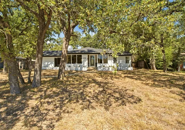 Photo 1 of Single family home for sale at 5725 Jacqueline Rd, Fort Worth, TX 76112 | MLS# 21385024 | Listing updated on 2026-09-13