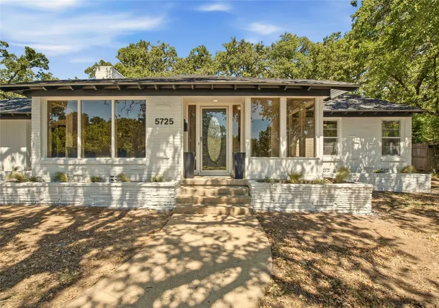 Photo 4 of Single family home for sale at 5725 Jacqueline Rd, Fort Worth, TX 76112 | MLS# 21385024 | Listing updated on 2026-09-13
