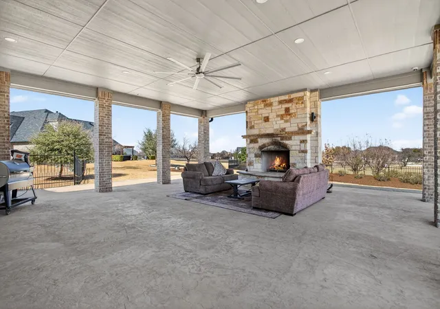 Photo 4 of Single family home for sale at 301 Rustic View Ln, Aledo, TX 76008 | MLS# 21385026 | Listing updated on 2026-09-12