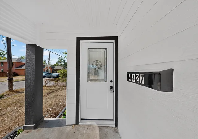 Photo 4 of Single family home for sale at 4427 Frank St, Dallas, TX 75210 | MLS# 21385042 | Listing updated on 2026-09-12