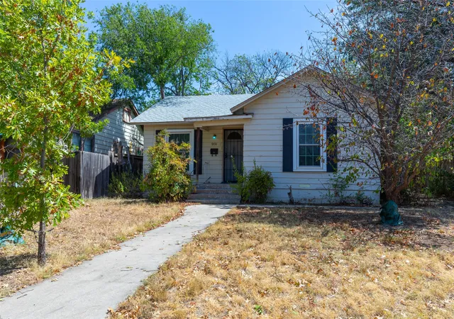 Photo 2 of Single family home for sale at 909 Grand Ave, Abilene, TX 79605 | MLS# 21385019 | Listing updated on 2026-09-13