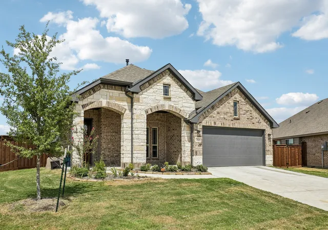 Photo 3 of Single family home for sale at 2123 Pennywell Dr, Venus, TX 76084 | MLS# 21384203 | Listing updated on 2026-09-16
