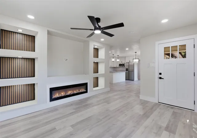 Photo 3 of Single family home for sale at 905 N Wood St, Cleburne, TX 76033 | MLS# 21384994 | Listing updated on 2026-09-12