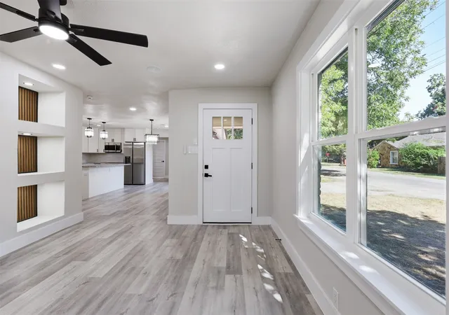 Photo 4 of Single family home for sale at 905 N Wood St, Cleburne, TX 76033 | MLS# 21384994 | Listing updated on 2026-09-12