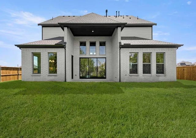 Photo 3 of Single family home for sale at 811 Stellar Truth Way, Wylie, TX 75098 | MLS# 21385057 | Listing updated on 2026-09-14