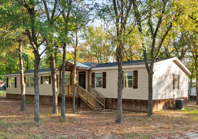 Photo 2 of Manufactured home for sale at 114 Kingswood Dr, Streetman, TX 75859 | MLS# 21383330 | Listing updated on 2026-09-14