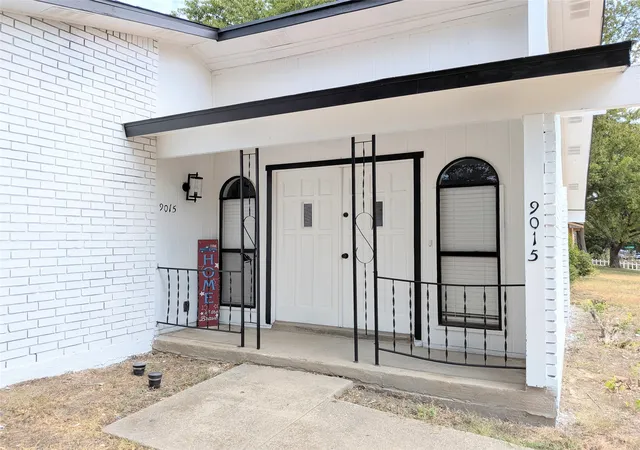 Photo 3 of Single family home for sale at 9015 High Plain Ln, Dallas, TX 75249 | MLS# 21385070 | Listing updated on 2026-10-20