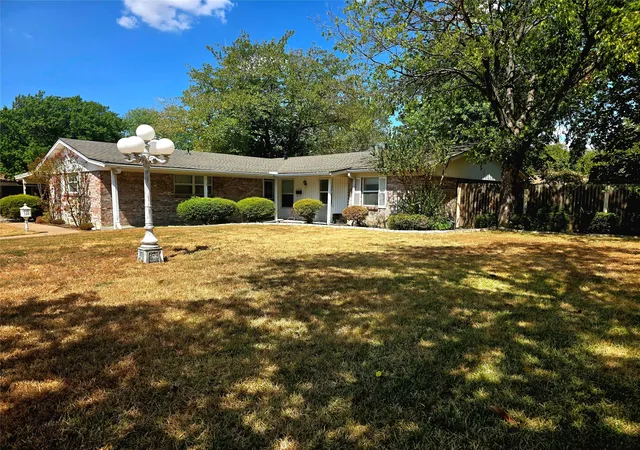 Photo 1 of Single family home for sale at 272 Palomino Dr, Saginaw, TX 76179 | MLS# 21385086 | Listing updated on 2026-09-12