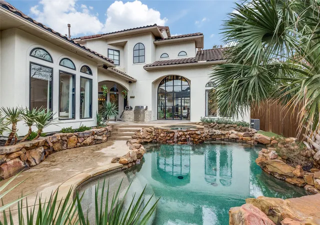 Photo 2 of Single family home for sale at 6811 Aberdeen Ave, Dallas, TX 75230 | MLS# 21382891 | Listing updated on 2026-09-26