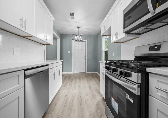 Photo 2 of Single family home for sale at 1410 Oakbrook St, Lancaster, TX 75134 | MLS# 21385101 | Listing updated on 2026-09-12