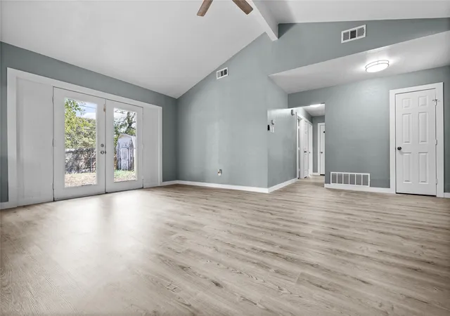 Photo 4 of Single family home for sale at 1410 Oakbrook St, Lancaster, TX 75134 | MLS# 21385101 | Listing updated on 2026-09-12