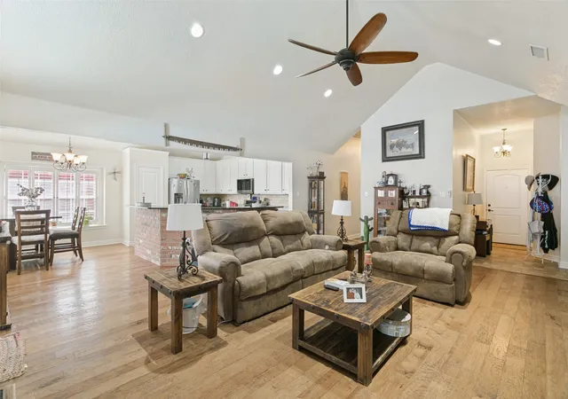 Photo 3 of Single family home for sale at 101 Shady Valley Cir, Weatherford, TX 76086 | MLS# 21383519 | Listing updated on 2026-09-25