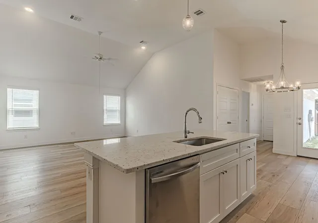 Photo 3 of Single family home for sale at 6713 Lake Overlook Dr, Fort Worth, TX 76135 | MLS# 21385105 | Listing updated on 2026-09-12