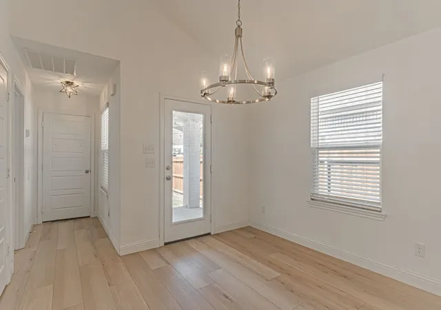 Photo 4 of Single family home for sale at 6713 Lake Overlook Dr, Fort Worth, TX 76135 | MLS# 21385105 | Listing updated on 2026-09-12