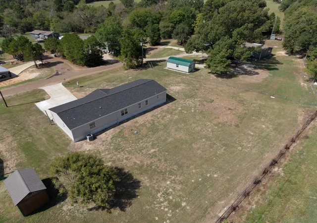 Photo 3 of Manufactured home for sale at 142 Vz County Rd 4830, Ben Wheeler, TX 75754 | MLS# 21376468 | Listing updated on 2026-09-23