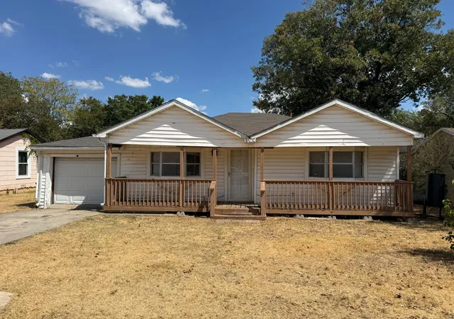 Photo 1 of Single family home for sale at 120 N Las Vegas Trl, Fort Worth, TX 76108 | MLS# 21384933 | Listing updated on 2026-09-13