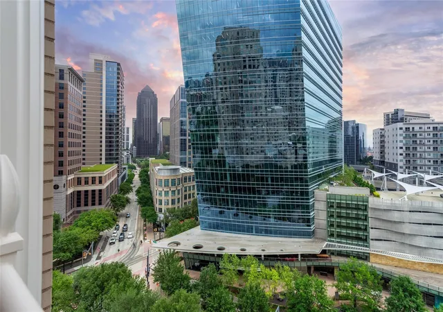 Photo 3 of Condo for sale at 2525 N Pearl St #1004, Dallas, TX 75201 | MLS# 21379623 | Listing updated on 2026-09-12