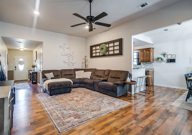Photo 3 of Single family home for sale at 4000 Ne 4th Street, Mineral Wells, TX 76067 | MLS# 21385098 | Listing updated on 2026-10-05