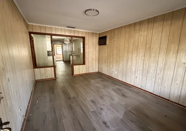 Photo 3 of Single family home for sale at 561 Sassafras Ave, Shreveport, LA 71106 | MLS# 21385110 | Listing updated on 2026-09-13