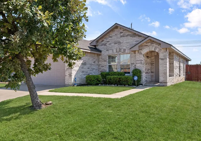 Photo 1 of Single family home for sale at 9100 Noontide Dr, Fort Worth, TX 76179 | MLS# 21380287 | Listing updated on 2026-09-13