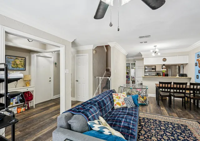 Photo 4 of Townhouse for sale at 1610 Brentwood Dr, Irving, TX 75061 | MLS# 21385115 | Listing updated on 2026-09-12