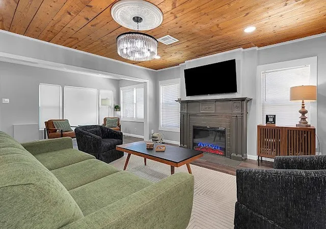 Photo 3 of Single family home for sale at 712 Hines Ave, Waco, TX 76706 | MLS# 21385106 | Listing updated on 2026-09-12