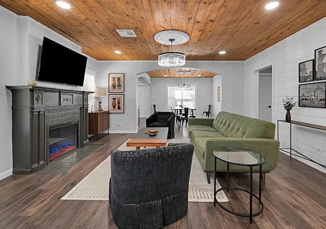 Photo 4 of Single family home for sale at 712 Hines Ave, Waco, TX 76706 | MLS# 21385106 | Listing updated on 2026-09-12