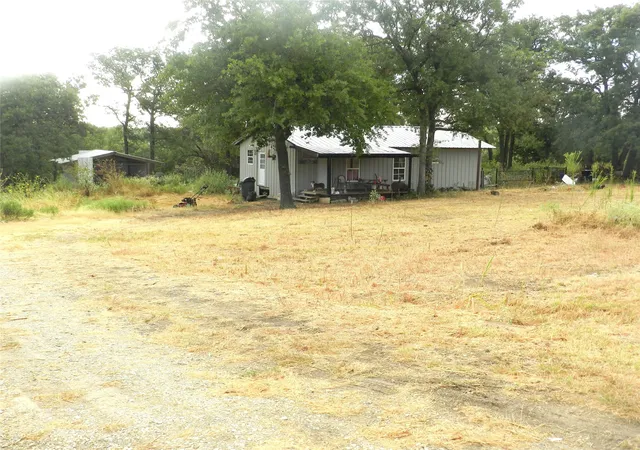 Photo 4 of Single family home for sale at 588 Salt Crk Rd, Springtown, TX 76082 | MLS# 21385065 | Listing updated on 2026-09-12