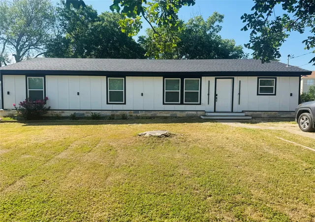Photo 1 of Single family home for sale at 3830 Colina Ln, Waco, TX 76705 | MLS# 21385138 | Listing updated on 2026-09-12