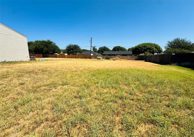 Photo 1 of Sale Pending at 2100 Brooke Ln, Brownwood, TX 76801 | MLS# 21385061 | Listing updated on 2026-10-04