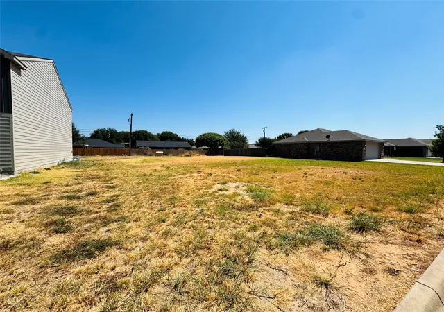 Photo 2 of Sale Pending at 2100 Brooke Ln, Brownwood, TX 76801 | MLS# 21385061 | Listing updated on 2026-10-04