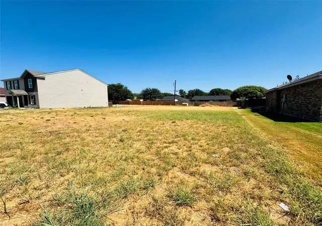 Photo 3 of Sale Pending at 2100 Brooke Ln, Brownwood, TX 76801 | MLS# 21385061 | Listing updated on 2026-10-04