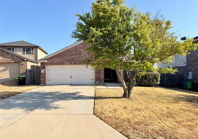 Photo 3 of Sale Pending at 118 Chisholm Springs Ct, Newark, TX 76071 | MLS# 21385078 | Listing updated on 2026-09-20