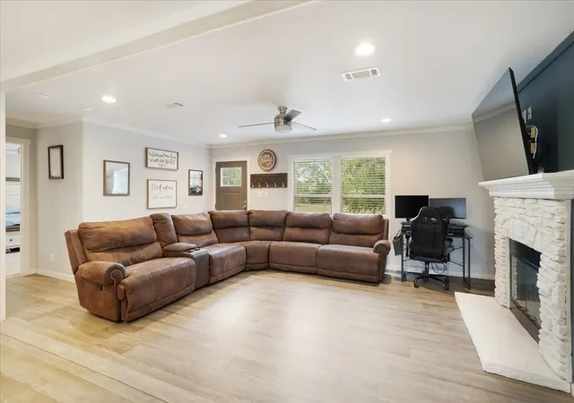 Photo 4 of Manufactured home for sale at 4251 County Rd 4413, Commerce, TX 75428 | MLS# 21385143 | Listing updated on 2026-09-12